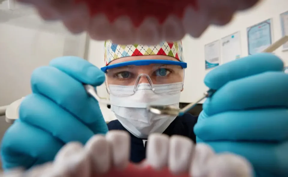 Dental Implants in Turkey: Aftercare and Follow-Up Once You Are Back in the UK
